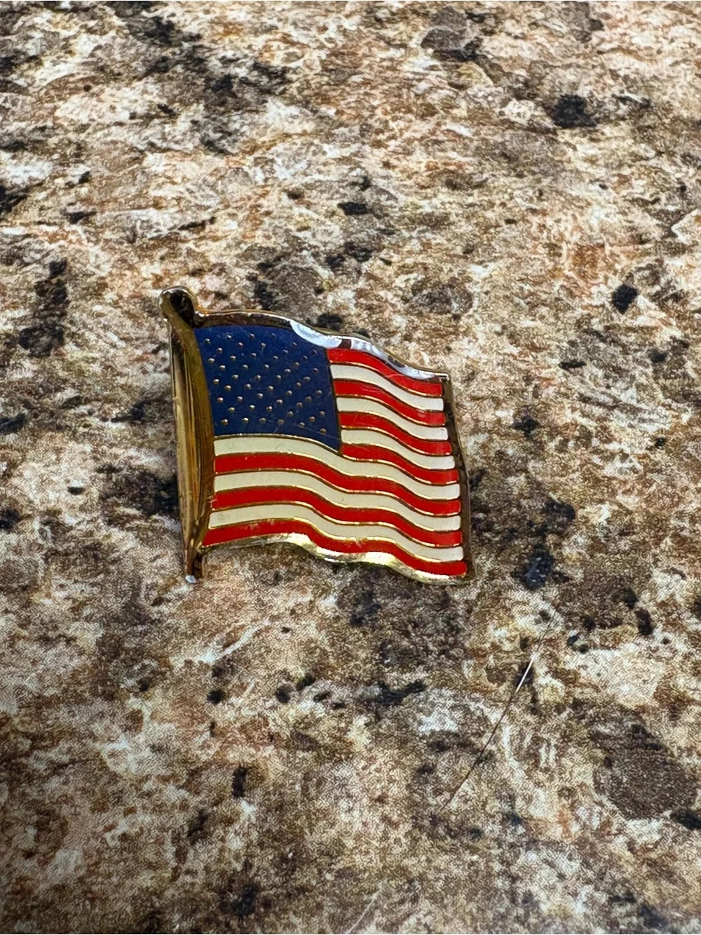 Vintage Style USA American Flag Pin Gold Tone Enamel Patriotic Lapel Brooch Aged